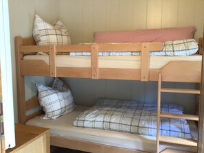 2 quartos, ferros/tábuas de passar roupa, Wi-Fi, roupa de cama