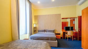 Family Quadruple Room | Desk, laptop workspace, soundproofing, iron/ironing board