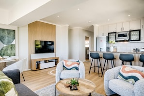House | 2 bedrooms, Internet - Ocean View 2 bed Apt in Camps Bay Skyline Heights (Cape Town)