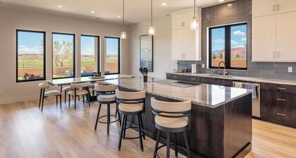 Modern 4BR w/ All Kings on 6th Hole - Pet Friendly