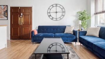 Smart TV, lareira, escritórios