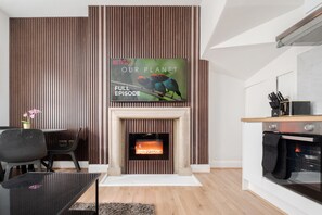 Unclassified image, 4 of 16, button