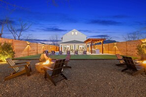 Terrace/patio - Modern Luxury Homes | Private Pool (Austin)