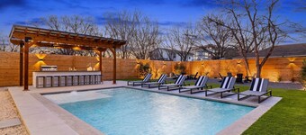 Modern Luxury Homes | Private Pool