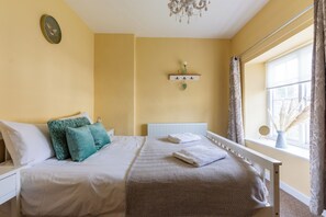 2 bedrooms, iron/ironing board, WiFi, bed sheets - Witty Fox Cottages - No.18 - 2 Bedrooms (Bruton)