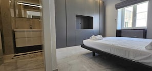 3 chambres, fer et planche à repasser, Wi-Fi, draps fournis