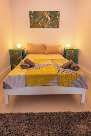 2 chambres, fer et planche à repasser, Wi-Fi, draps fournis