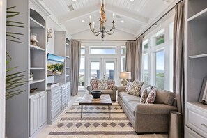 Smart-TV, Kamin, DVD-Player