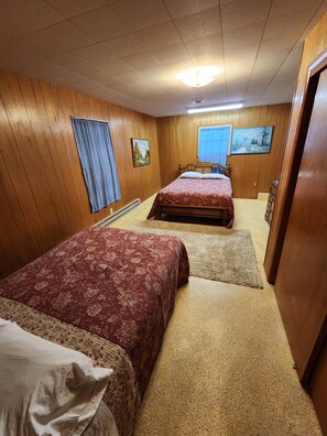 4 bedrooms, WiFi, bed sheets