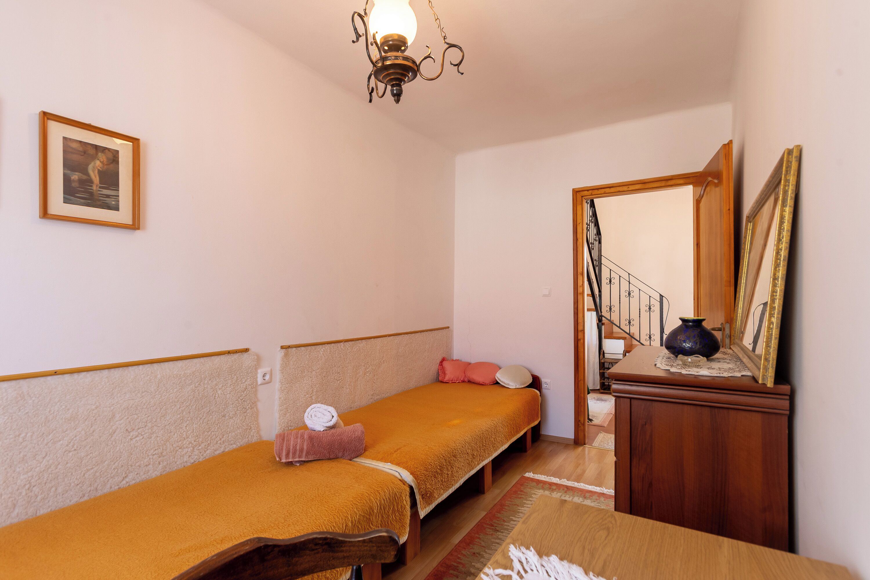 Family House, Multiple Bedrooms, 2 Bathrooms, Lakeside (Lakeside Serenity House) | Interior