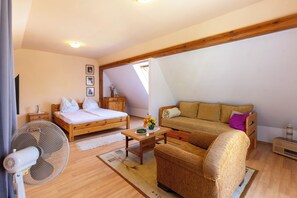 3 bedrooms, free WiFi, bed sheets