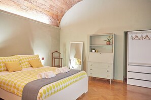 2 habitaciones, tabla de planchar con plancha y wifi gratis 