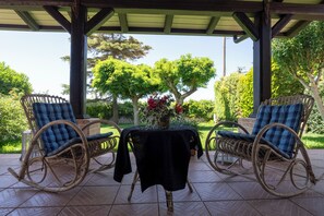 Terrace/patio - L'Isola nell'Isola Country House (Ragusa)