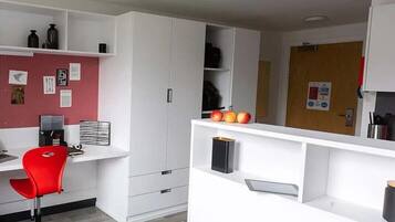 Studio, Non Smoking | Private kitchen