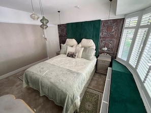 House | 3 bedrooms, free WiFi, bed sheets - Cardiff - Sleeps 7 - Parking - Jacuzzi - Garden (Cardiff)