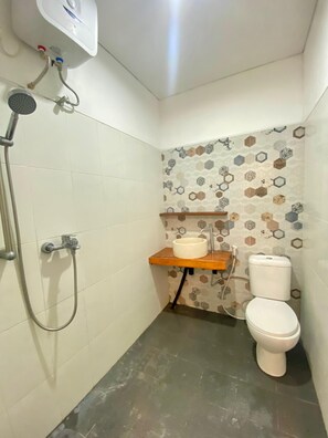 毛巾、肥皂、卫生纸