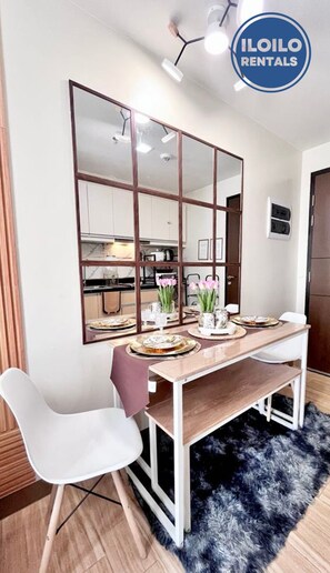 Habitación, 1 habitación, accesible para personas con discapacidad, fumadores | Comedor