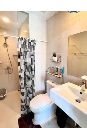 Zimmer, 1 Schlafzimmer, barrierefrei, Raucher | Badezimmer