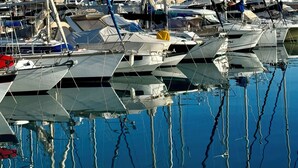 A marina with multiple sailboats docked. - Very large, refined apartment in the heart of old Antibes (Antibes)