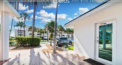 Charming Beachside Retreat in the Heart of Lauderdale-by-the-Sea