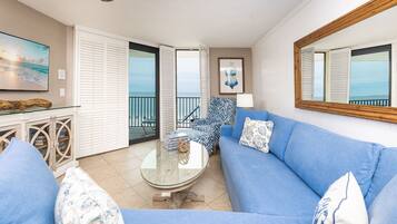 Condo, 2 Bedrooms | Living area