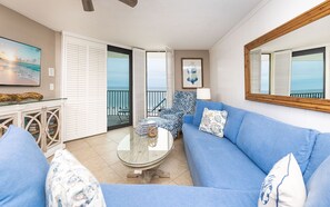 Condo, 2 Bedrooms | Living area