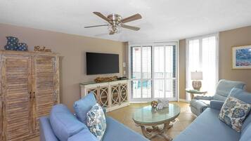 Condo, 2 Bedrooms | Living area