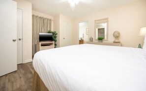 Condo, 2 Bedrooms