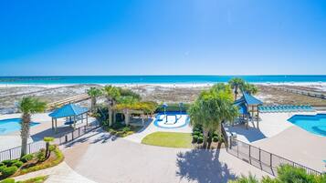 Condo, 3 quartos | Piscina | Piscina interna, piscina externa