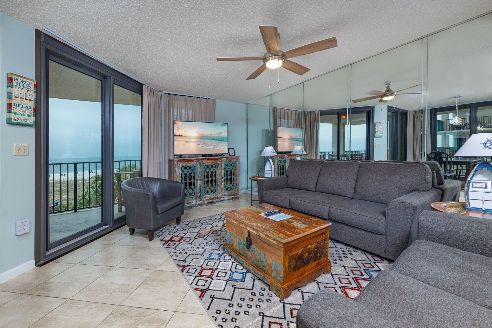 Condo, 3 Bedrooms | Living area