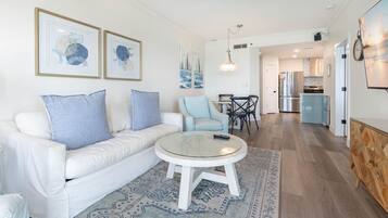 Condo, 2 Bedrooms | Living area