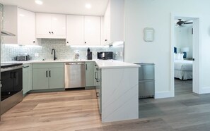 Condo, 2 Bedrooms | Private kitchen