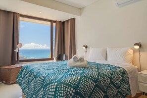 Íróasztal, vasaló/vasalódeszka és ingyenes wifi