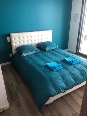 4 bedrooms, iron/ironing board, free WiFi, bed sheets