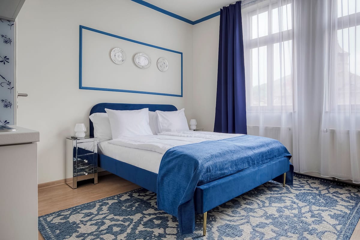 Deluxe Apartment, City View | 2 bedrooms, desk, iron/ironing board, free WiFi
