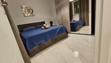 2 soveværelser, skrivebord, strygejern/strygebræt, Wi-Fi