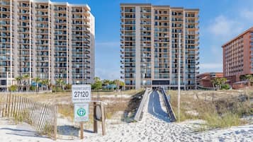 Condo, 2 quartos | Fachada