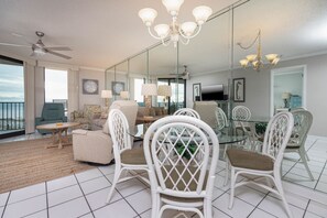 Condo, 2 Bedrooms | Dining