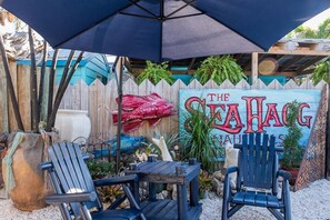 House, 2 Bedrooms | Outdoor dining - 4419 123rd St Ct W 2 Bedroom Home (Cortez)