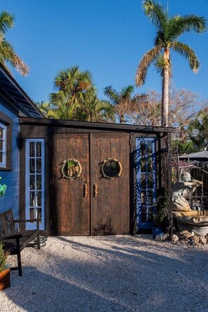 House, 2 Bedrooms | Exterior