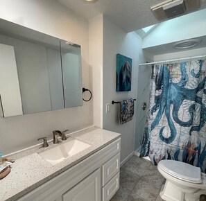 Maison, 2 chambres | Salle de bain | Serviettes fournies