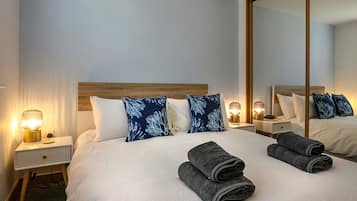 2 عدّة غرف نوم وبديكورات فريدة لكل غرفة وطراز فريد لكل وحدة