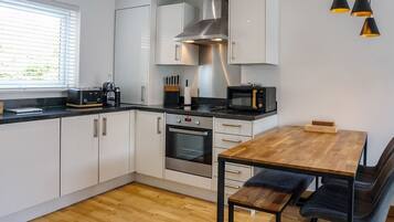 Cottage | Bếp riêng | Dụng cụ nấu nướng/bát dĩa/dao nĩa