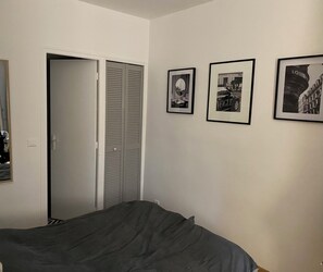 1 chambre, fer et planche à repasser, Wi-Fi, draps fournis