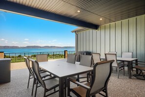 Outdoor dining - Emerald Estate (Sleeps 38) (Fish Haven)