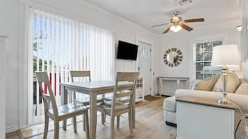House, 1 Bedroom | Dining