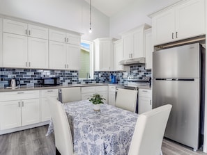 House, 2 Bedrooms | Private kitchen | Fridge, oven, stovetop, coffee/tea maker - The Blue Flower 2 Bedroom Home (Rockport)
