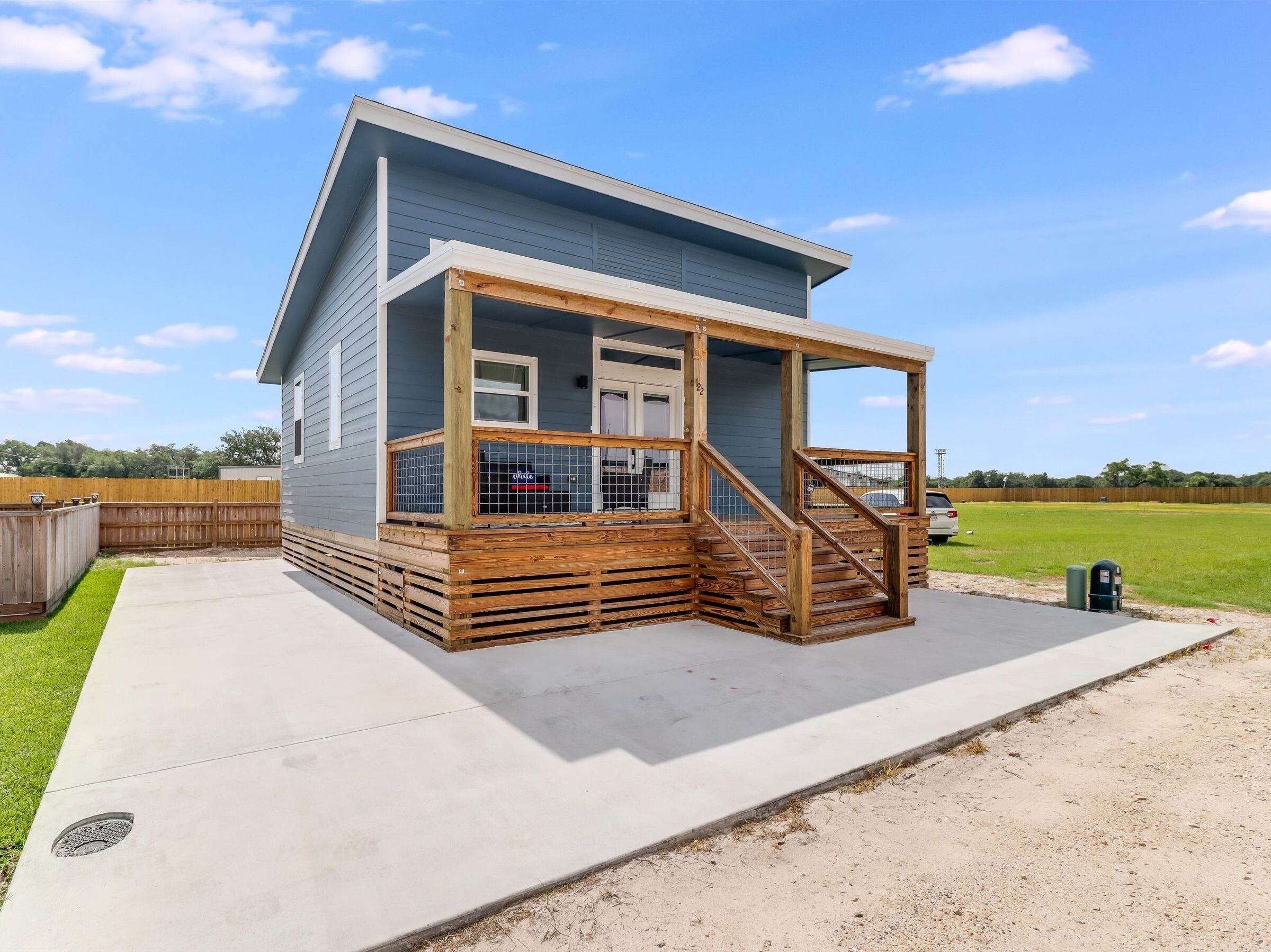 House, 2 Bedrooms | Exterior