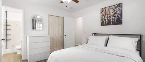 3 chambres, fer et planche à repasser, Wi-Fi, draps fournis