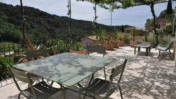 Villa Confort, balcon, vue montagne (Les Palmiers) | Terrasse/Patio